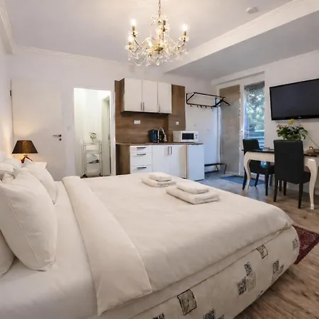 Apartmán Garden Studio With Kitchen & Bbq - Kindstay Suites Prague Airport *